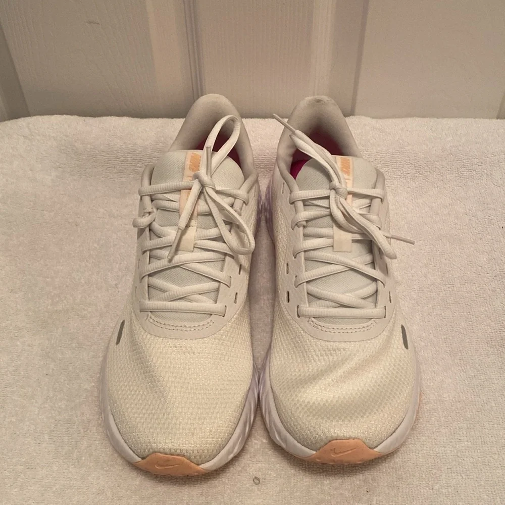 Nike Revolution White/Pink Tennis Shoes…size 10 - Picture 3 of 7